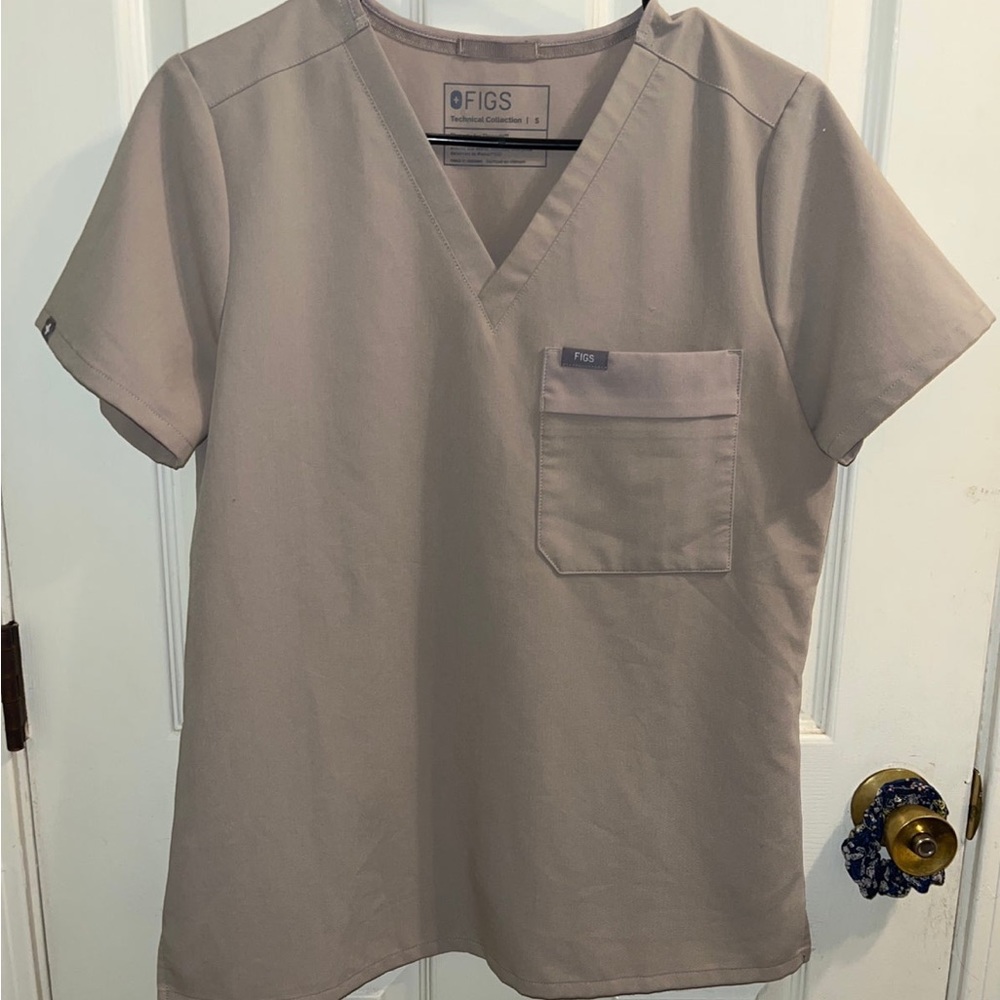 Figs brand scrub top